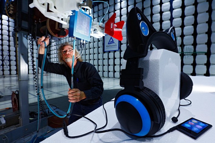 TÜV Rheinland auf der StartupCon 2016: Impulse für Innovationen / Treffpunkt der Gründerszene am 27. Oktober in der Kölner Lanxess-Arena (FOTO)