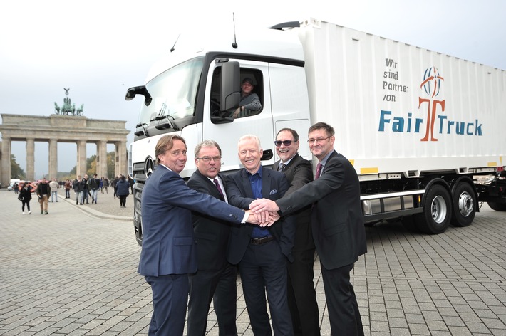 „FairTruck“: Unternehmen setzen Zeichen für bessere Arbeitsbedingungen von LKW Fahrern in Deutschland (FOTO)