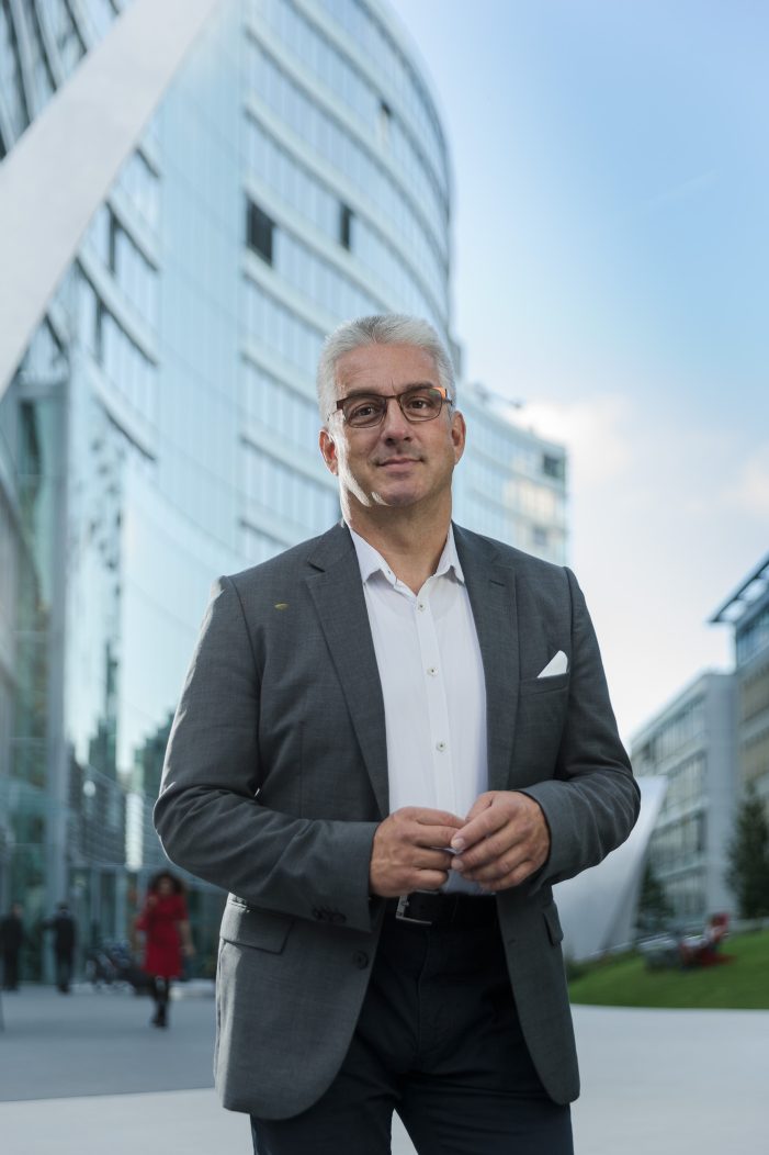 Digitalisierung: Best Ager öfter im Internet als Jüngere