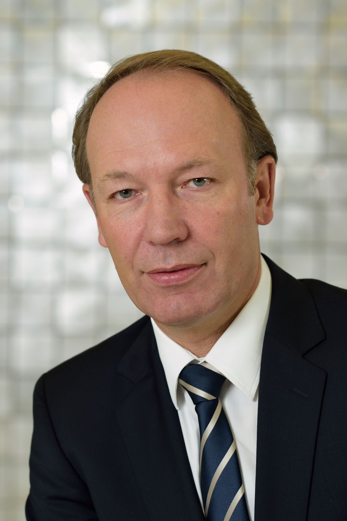 Steigende Zinsen verteuern die Anschlussfinanzierung / LBS West: Baufinanzierung vor Zinsänderungsrisiko absichern (FOTO)