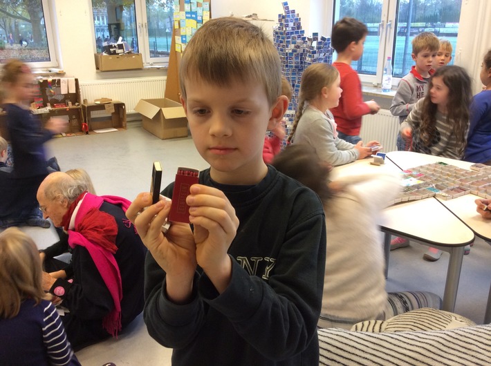 Die Peter Gläsel Schule in Detmold lebt schon jetzt, was Finnland plant: Schulfächer abschaffen und Kinder aktiv am Lernprozess beteiligen (FOTO)
