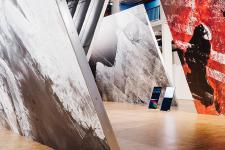 Internationale Auszeichnungen für ZKM-Ausstellungen: »Allah–s Automata« und »Reset Modernity!« in ARTFORUM »Best of 2016« vertreten; New York Times lobt ZKM-Publikation als »indispensable book 2016«