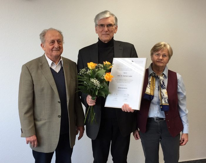 Ehemaliger Rektor der Deutschen Hochschule bekommt Ehrensenatorwürde verliehen