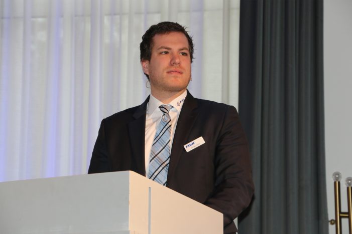 SEF Smart Electronic Factory e.V. und FUJI Machine Europe engagieren sich für Industrie 4.0 SEF Smart Electronic Factory e.V. und FUJI Machine Europe engagieren sich für Industrie 4.0