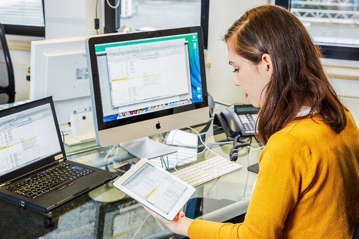 DigitaleÜberforderung: Bewusste Offline-Zeiten mindern Stress / TÜV Rheinland: Informationsflut stört die Produktivität / Unternehmen sollten digitale Freiräume schaffen (FOTO)