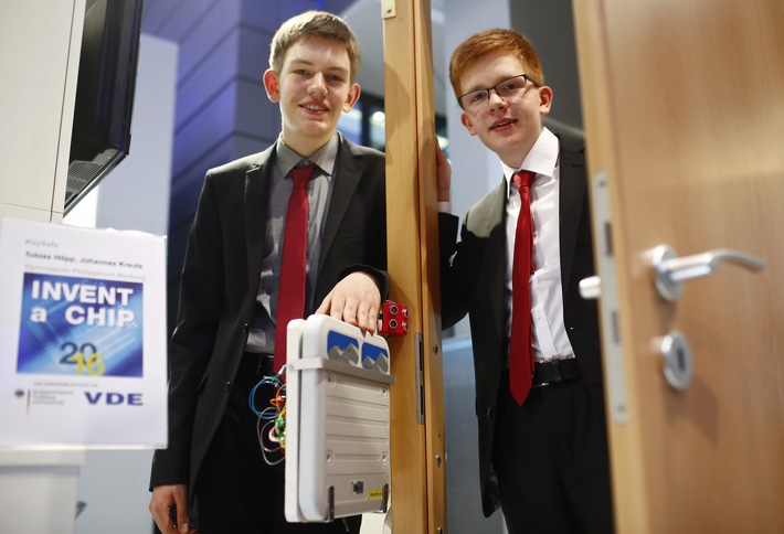 Invent a Chip: VDE und BMBF suchen Mikrochips aus Schülerhand (FOTO)