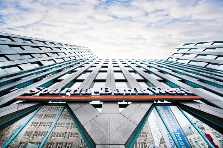 Sparda-Bank West setzt ihren Wachstumskurs auch 2016 fort / Ein Plus bei Baufinanzierungen, Kundeneinlagen und dem Jahresüberschuss (FOTO)