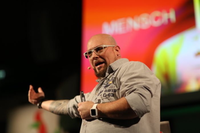 Ben Schulz als Keynote-Speaker auf der Jahresstarttagung des Service-