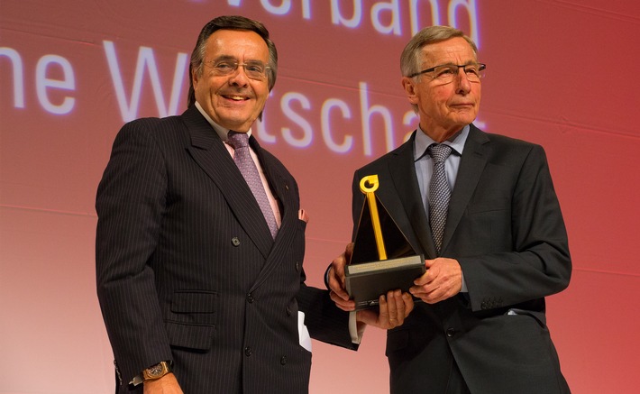 Glanzvoller Jahresempfang des BVMW mit 3.400 Gästen aus Wirtschaft und Politik – Ehrenpreis des deutschen Mittelstandes an Wolfgang Clement verliehen (FOTO)
