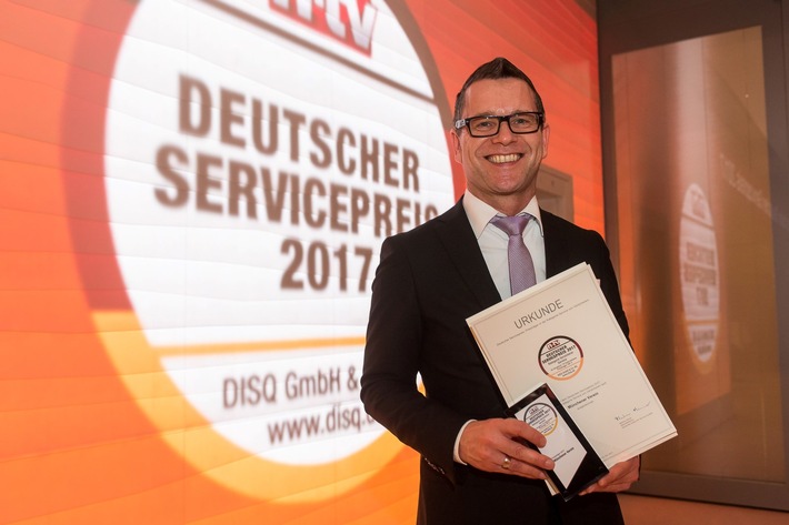Münchener Verein erhält auch 2017 den Deutschen Servicepreis (FOTO)