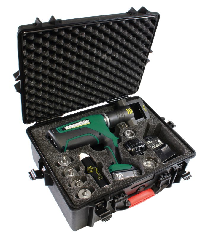 Stauff stellt auf Hannover Messe tragbare Schneidring-Montagemaschine vor