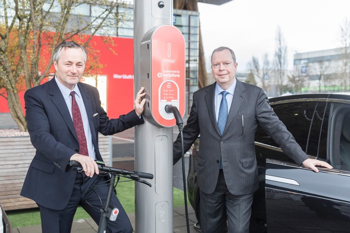 Smart Cities: Vodafone und innogy machen Laternen schlau (FOTO)