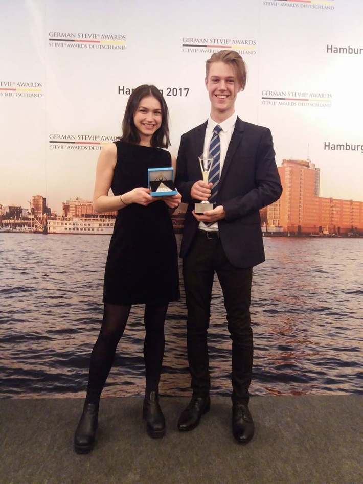 Black Label Immobilien gewinnt den silbernen Stevie® Award bei den German Stevie Awards 2017 / Besondere Ehrung für das innovative Europäische Projekt von Black Label Immobilien (FOTO)
