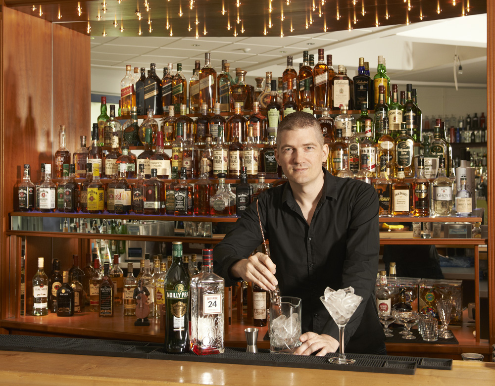 German Bartender School:  Hier lernen (angehende) Barkeeper von echten Profis