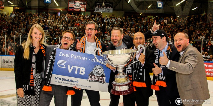 VTB Partnerteam „Löwen Frankfurt“ gewinnt Eishockey-Meisterschaft (FOTO)