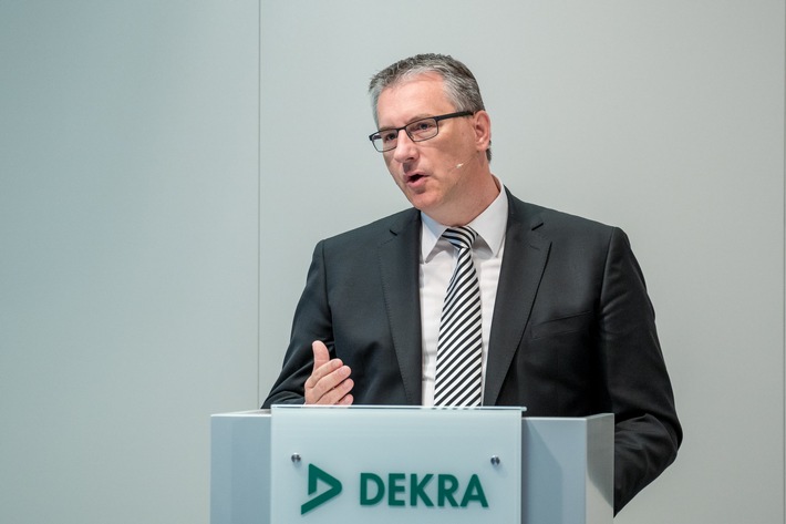 Mehr Sicherheit durch globalen Dienstleistungsverbund / DEKRA schafft Netzwerk für Digitalisierung (FOTO)