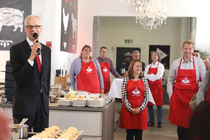 Erfolg durch Treue – Santander ehrt Jubilare (FOTO)