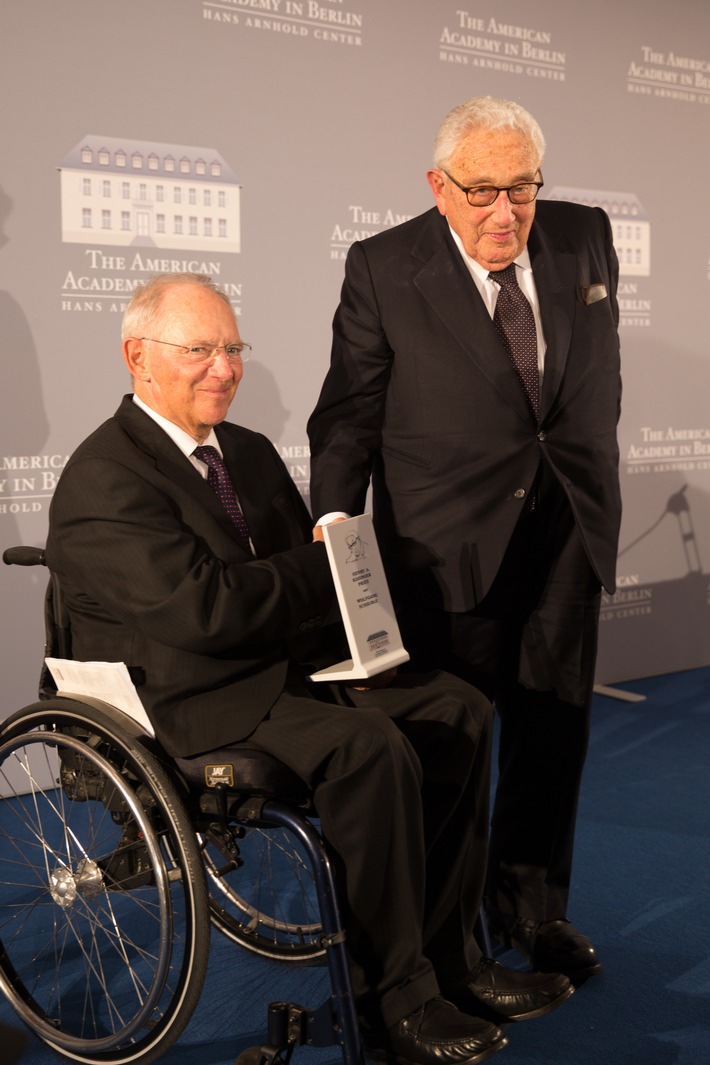 Wolfgang Schäuble, Bundesminister der Finanzen, hat den Henry A. Kissinger Prize 2017 erhalten (FOTO)