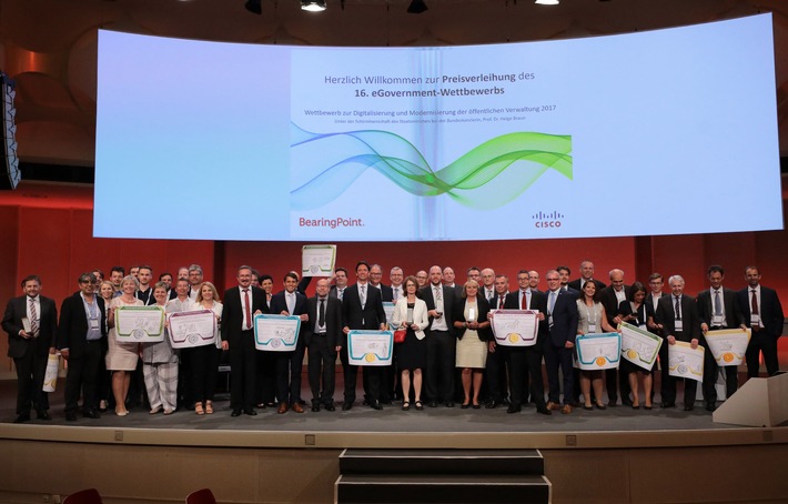 Verwaltungsmodernisierer auf der Erfolgswelle / BearingPoint und Cisco präsentieren die Sieger des 16. eGovernment-Wettbewerbs (FOTO)