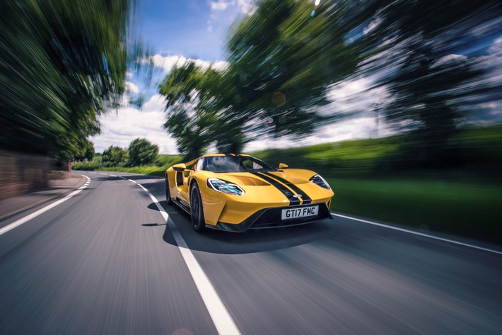 Ford GT – der ultimative Supersportwagen verfügt über 50 Sensoren, 25 Computer-Systeme … und zwei Becherhalter (FOTO)