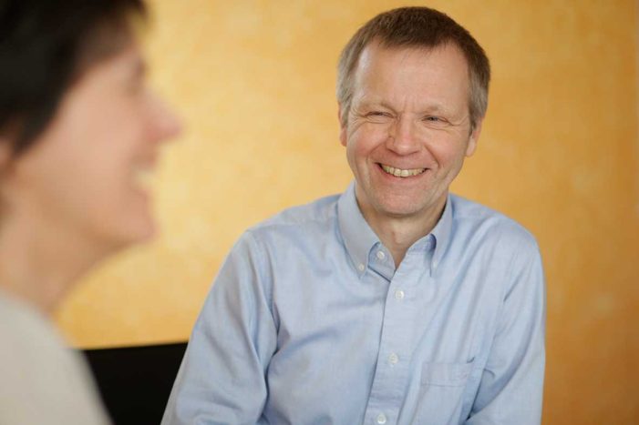 Bürgermeister Otto Neuhoff erklärt in einem Video Hintergründe und Details zur neuen Dachmarke der Stadt Bad Honnef Bürgermeister Otto Neuhoff erklärt in einem Video Hintergründe und Details zur neuen Dachmarke der Stadt Bad Honnef