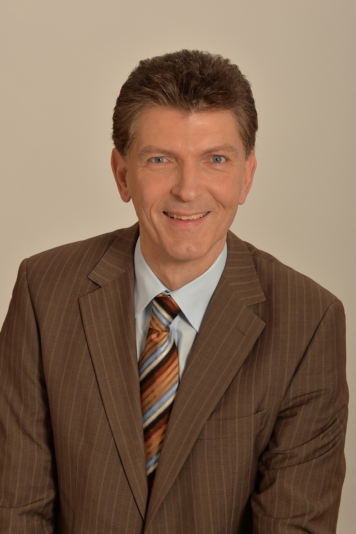 Professor Gerhard Waschler zum Schulanfang: Rieseninvestitionen für die digitale Bildung in Bayern (FOTO)