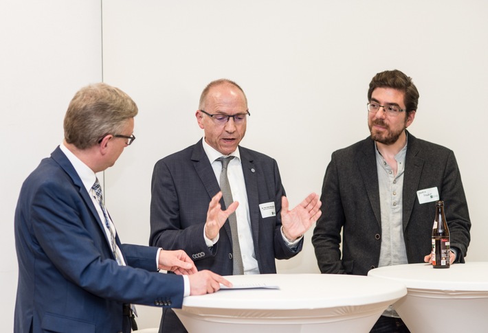 Plattform für Innovation in Deutschland (PFI-D) hat mit einer Auftaktveranstaltung in Frankfurt ihre Tätigkeit aufgenommen (FOTO)