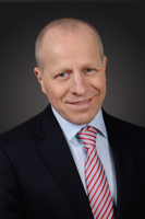 Der richtige Manager zu richtigen Zeit: Fünf prototypische Top-Management Profile in den jeweiligen Unternehmensphasen