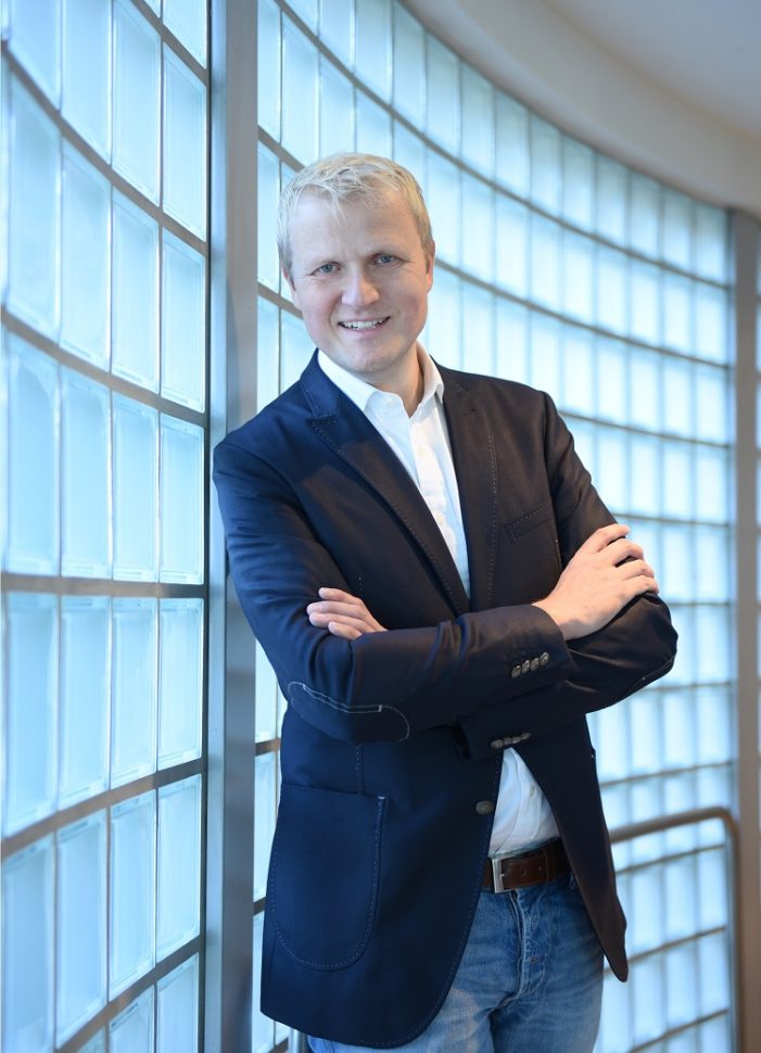 Cloud-PBX-Spezialist Xelion stärkt DACH-Vertrieb mit eigenem Standort in Deutschland Cloud-PBX-Spezialist Xelion stärkt DACH-Vertrieb mit eigenem Standort in Deutschland