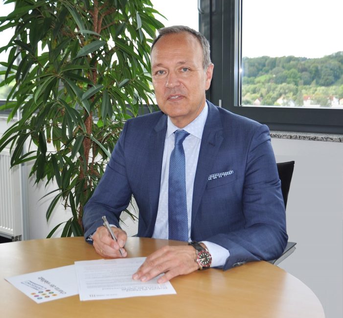 Vetter unterzeichnet „Charta der Vielfalt“