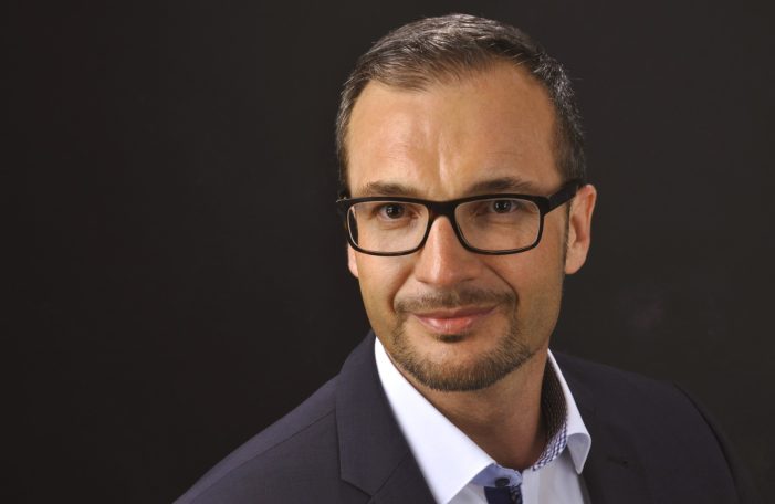 Extreme Networks begrüßt Michael Grundl als neuen EMEA Channel & Partner Sales Director