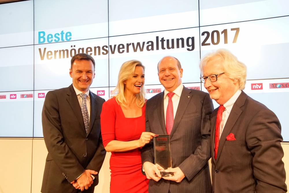 Geldanlage in Zeiten von Aktienrekorden und Negativzinsen Geldanlage in Zeiten von Aktienrekorden und Negativzinsen