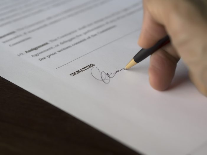 Verträge vom Fachanwalt für Vertragsrecht prüfen lassen Verträge vom Fachanwalt für Vertragsrecht prüfen lassen