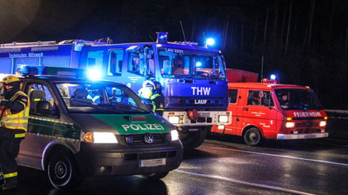 Berliner Tageszeitung: Danke Polizei und Feuerwehr – Überblick zu Silvesterfeiern 2017/2018