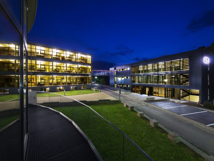 Duales Studiensystem lobend hervorgehoben