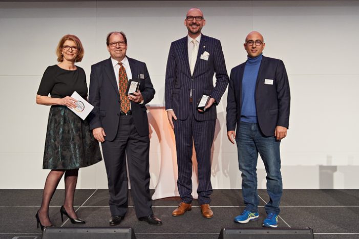 Deutsche Lichtmiete gewinnt Deutschen Exzellenz-Preis – Presseinformation der Deutschen Lichtmiete Deutsche Lichtmiete gewinnt Deutschen Exzellenz-Preis – Presseinformation der Deutschen Lichtmiete