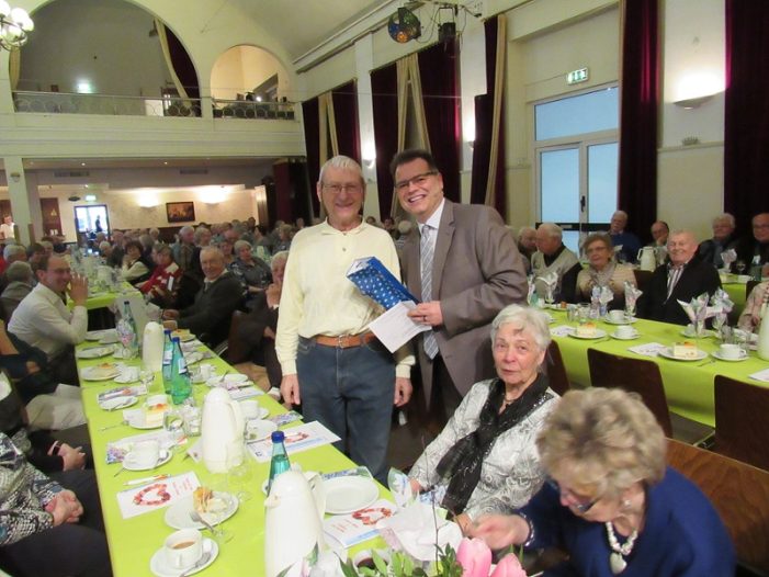 90. Senioren-Geburtstagsparty der Rüsselsheimer Volksbank