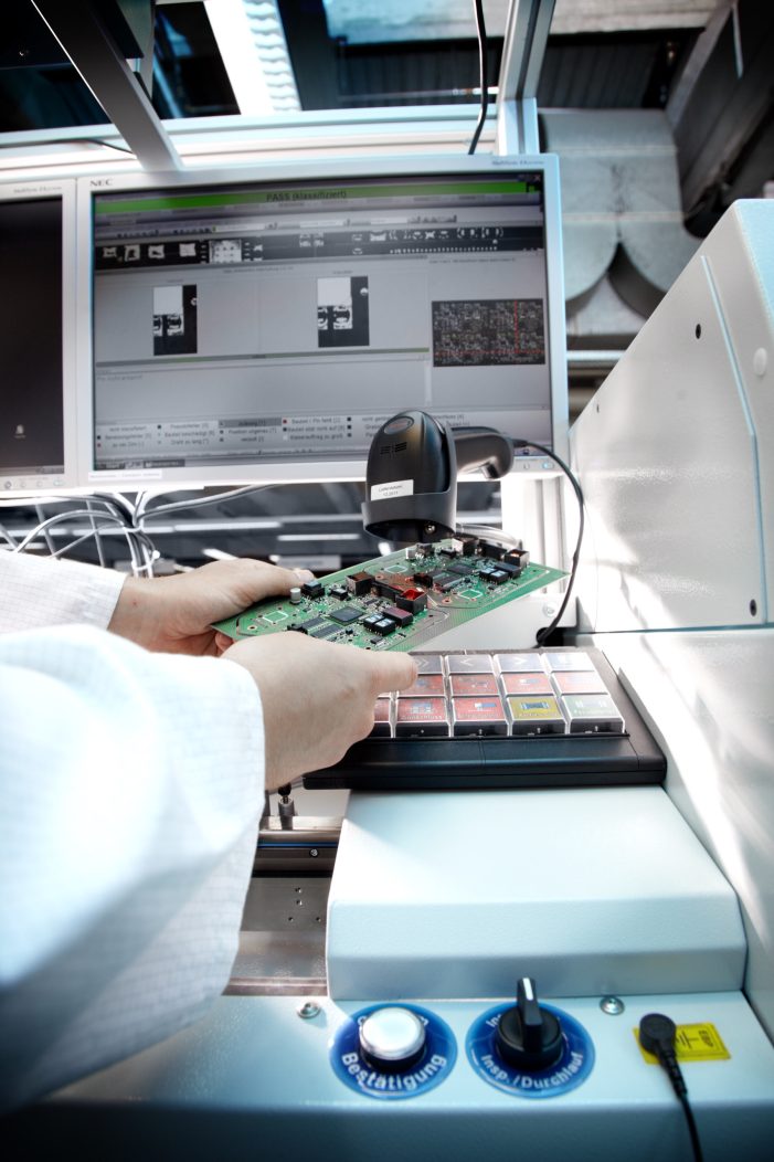 Limtronik zeigt durchgängige Vernetzung der Smart Electronic Factory auf der HANNOVER MESSE