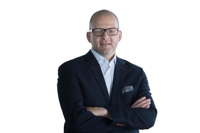 Kompetent, provokant, authentisch: Das „Schweizer Business-Taschenmesser“ Mathias Kollmann Kompetent, provokant, authentisch: Das „Schweizer Business-Taschenmesser“ Mathias Kollmann