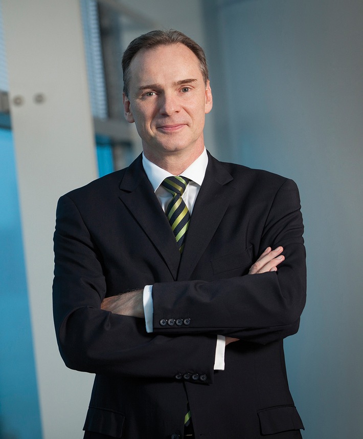 Zukunftsweisende Weichenstellung in der operativen Geschäftsführung der Messe Düsseldorf GmbH: Wolfram Diener folgt auf Joachim Schäfer (FOTO)