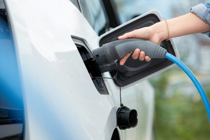 Drive Ready: E.ON macht Solaranlagen fit fürs Laden von Elektroautos (FOTO)