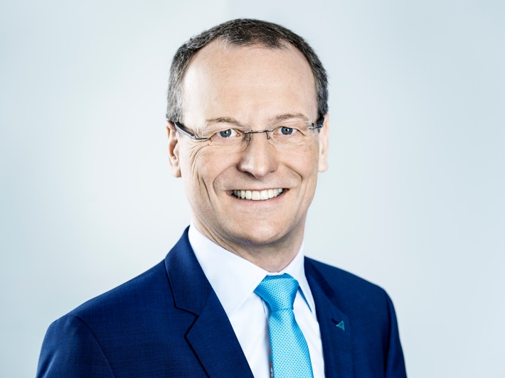 Dr.-Ing. Michael Fübi zum Vorsitzenden des TÜV-Verbands gewählt (FOTO)