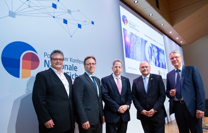 Maaßen auf Potsdamer Sicherheitskonferenz: „Cyberraum ist Hochrisikoraum“ (FOTO)