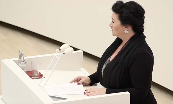 Birgit Bessin: Kopftuchverbot der AfD von allen Altparteien im Landtag abgelehnt (FOTO)