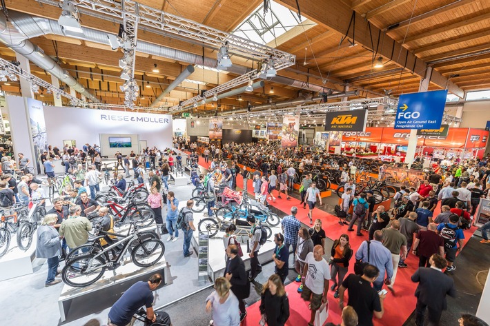 Eurobike: Mobilitätsbudgets und mehr Service / Branchenvertreter und Mobilitätsexperten diskutieren auf der Eurobike-Messe über die Zukunft des Dienstradleasings (FOTO)