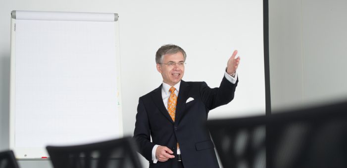 Souverän bei Reden und Präsentationen – so überzeugen Sie Souverän bei Reden und Präsentationen – so überzeugen Sie