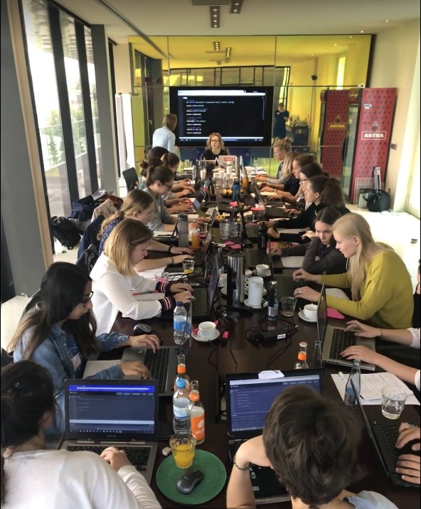 Code to your Future: Programmierworkshop für Abiturientinnen (FOTO)