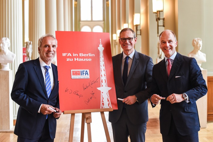 IFA bleibt in Berlin – gfu und Messe Berlin verlängern erfolgreiche Partnerschaft um fünf Jahre – Regierender Bürgermeister: „IFA stärkt internationale Strahlkraft Berlins“ (FOTO)