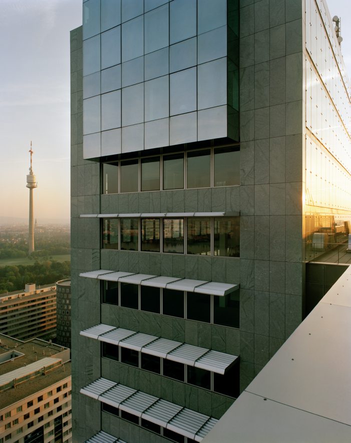 INFOMOTION vergrößert Standort Wien und zieht in den Ares Tower