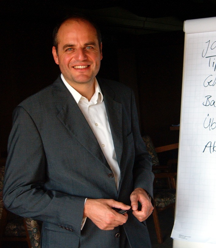Die wichtigsten Instrumente erfolgreicher Pressearbeit / Seminarangebot für PR-Volontäre und PR-Quereinsteiger (FOTO)